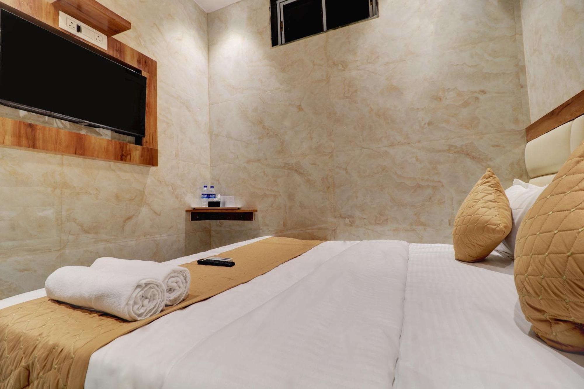 Hotel Omega มุมไบ ภายนอก รูปภาพ
