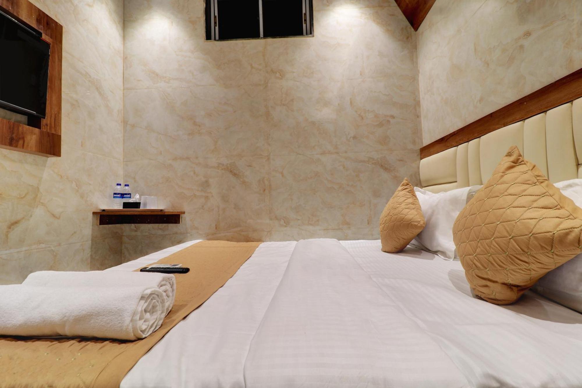 Hotel Omega มุมไบ ภายนอก รูปภาพ