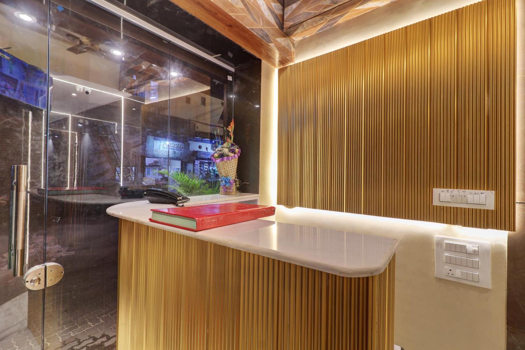 Hotel Omega มุมไบ ภายนอก รูปภาพ